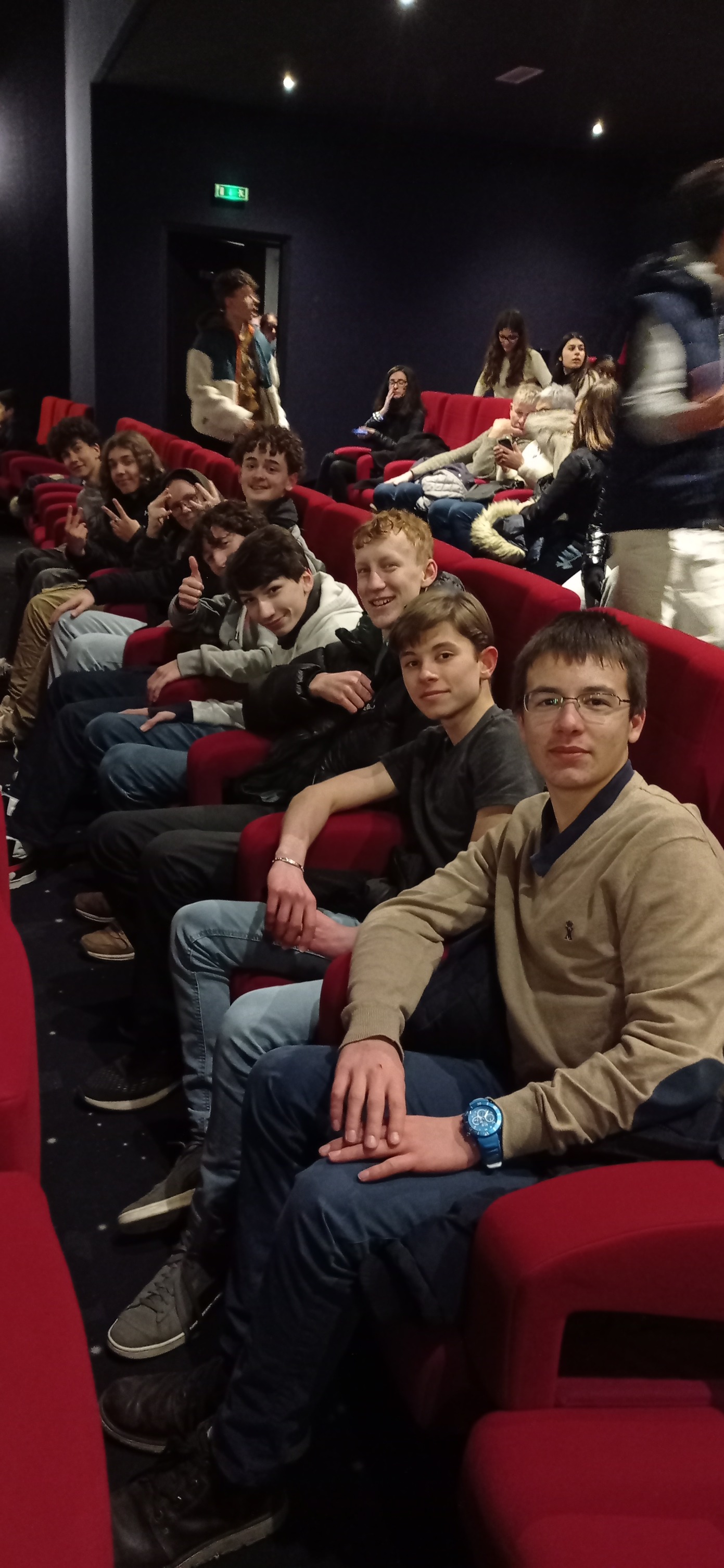 玛穆捷高中校园风景 1