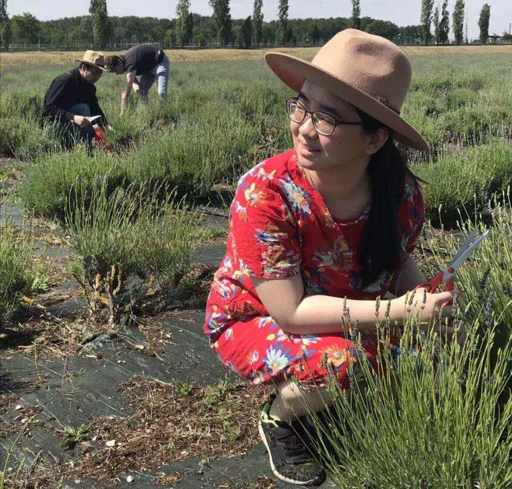 雷思琪享受法国带薪假期的旅拍