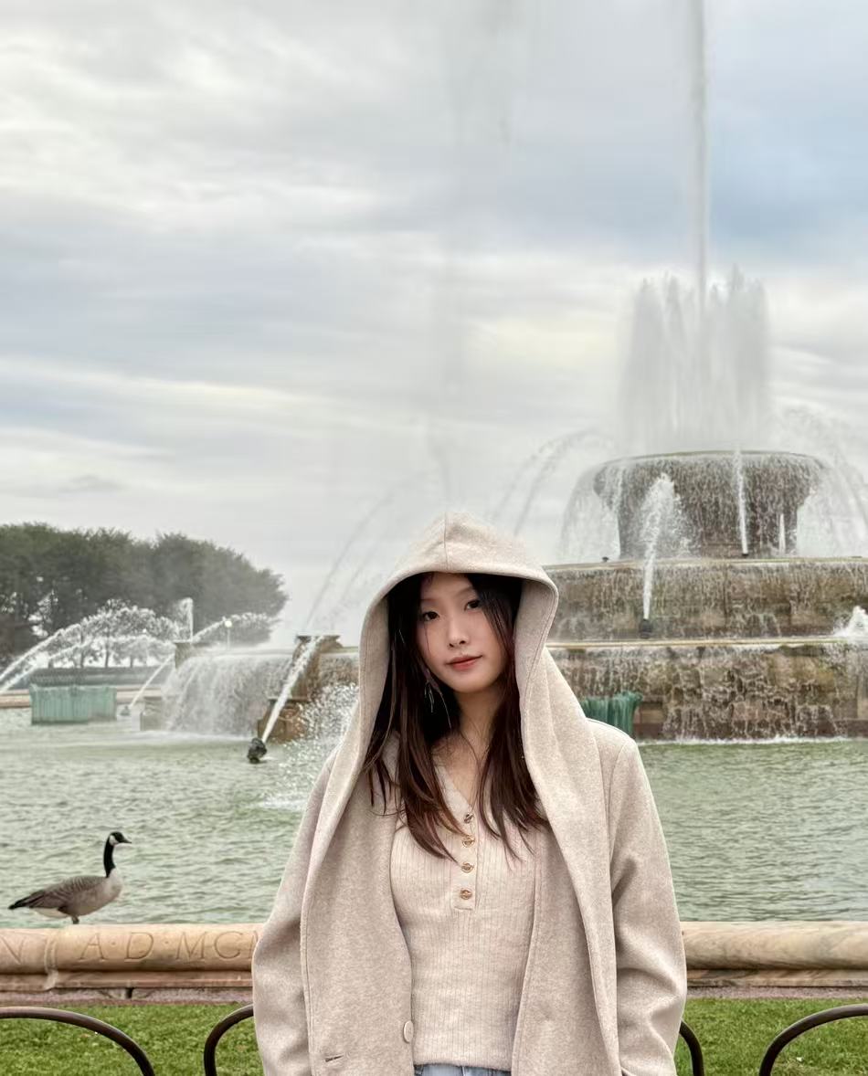 张馨冉在法国校园里的学习日常