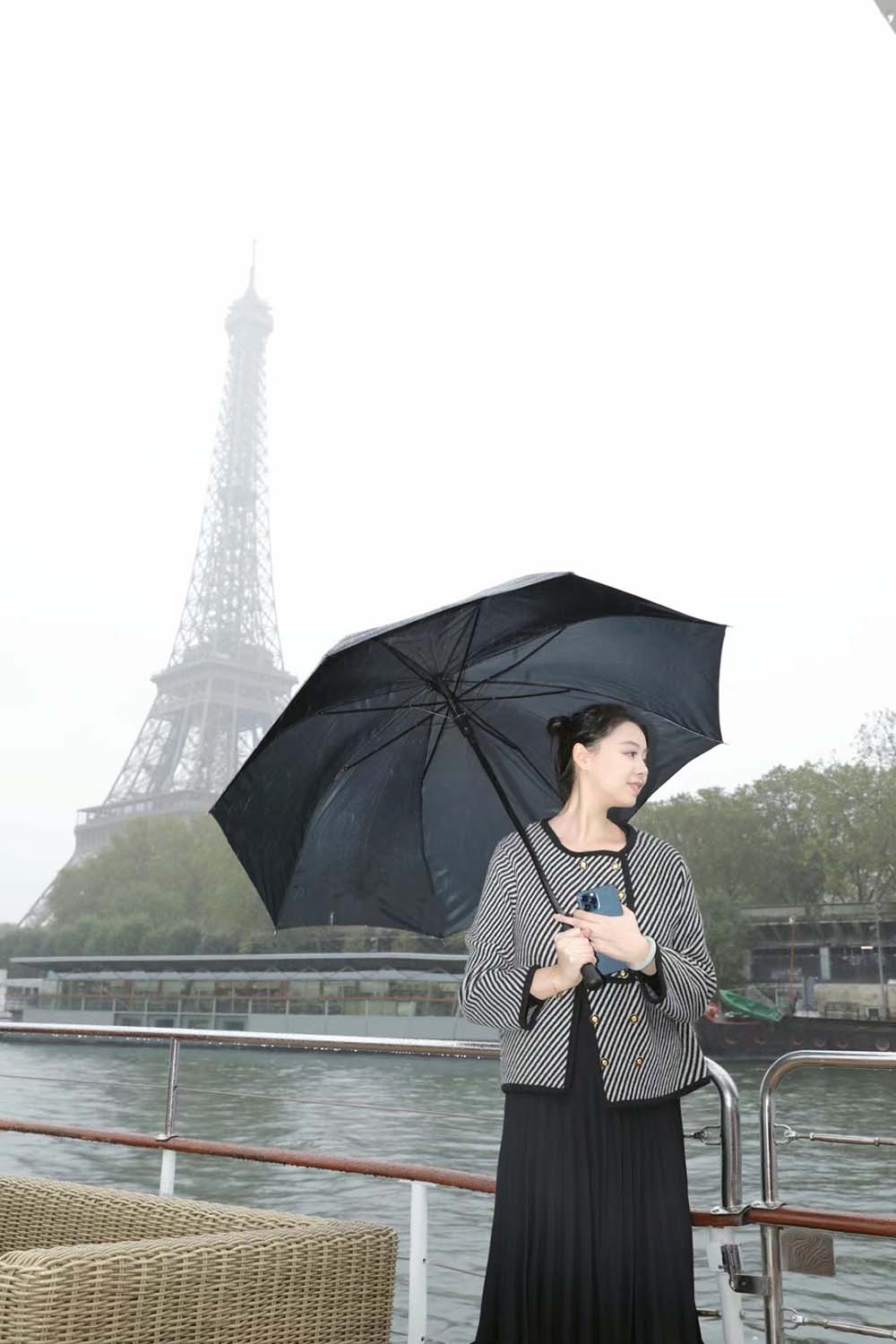 谢雅诗在巴黎街头记录灵感的瞬间